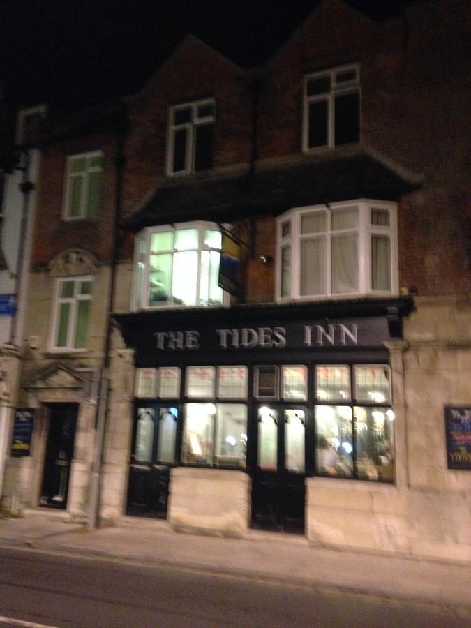 The Tides Inn Уеймут Екстериор снимка